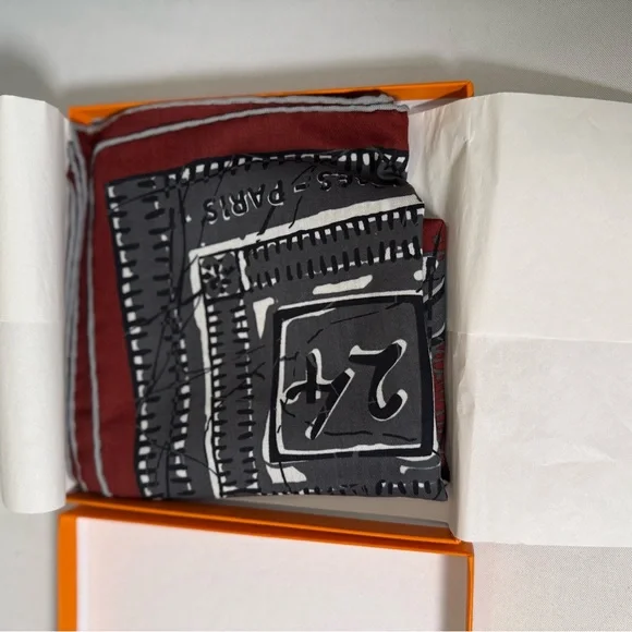 Vintage Hermès Carré 65 Cotton Scarf – Anthracite/Marine/Red – With Box - Picture 8 of 9